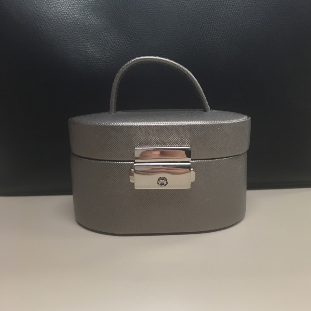 NWT Leather jewelry case - Heritage by WOLF brand